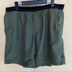 PrAna Men's Sz Large (L) Green Mojo 9" Shorts Pull On Yoga Hiking Elastic Waist